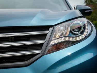 DongFeng 580 I، دفع رباعي 5 أبواب — المصباح الأمامي