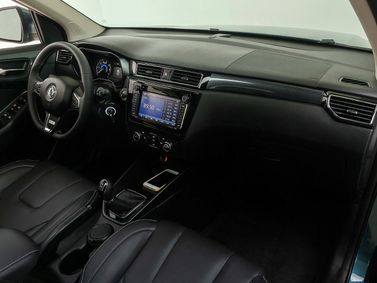 DongFeng 580 I، دفع رباعي 5 أبواب — لوحة القيادة