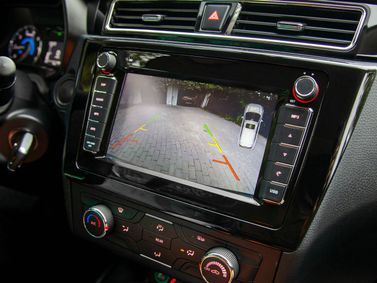 DongFeng 580 I، دفع رباعي 5 أبواب — شاشة نظام المعلومات والترفيه