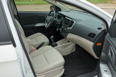 DongFeng A30 I, Седан — место водителя