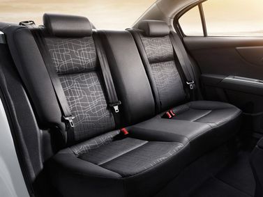 DongFeng A30 I, Седан — задние сиденья