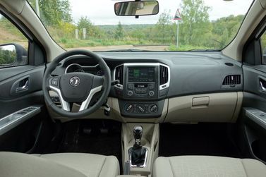 DongFeng A30 I, Седан — передняя панель