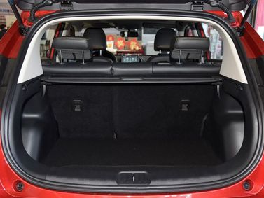 DongFeng AX4, Внедорожник 5 дв. — багажное отделение