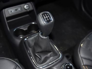 DongFeng AX4, Внедорожник 5 дв. — селектор коробки передач