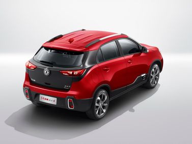 DongFeng AX4, Внедорожник 5 дв. — вид сзади в три четверти