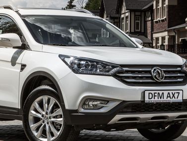 DongFeng AX7 I, Внедорожник 5 дв. — вид спереди слева