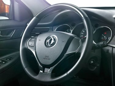 DongFeng H30 Cross, Хэтчбек 5 дв. — рулевое колесо