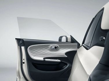 DongFeng Nammi 01، هاتشباك 5 أبواب — تفصيل داخلي