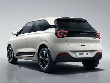 DongFeng Nammi 01، هاتشباك 5 أبواب — منظر خلفي أيسر
