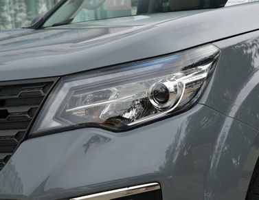 DongFeng Paladin I، دفع رباعي 5 أبواب — المصباح الأمامي