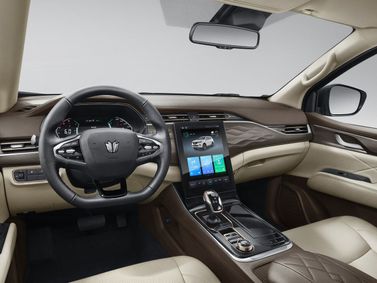 DongFeng Paladin I، دفع رباعي 5 أبواب — منطقة السائق