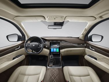 DongFeng Paladin I، دفع رباعي 5 أبواب — لوحة القيادة
