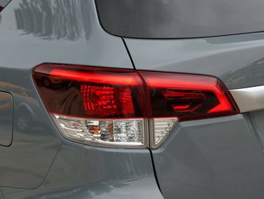 DongFeng Paladin I، دفع رباعي 5 أبواب — المصباح الخلفي