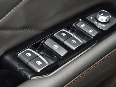 DongFeng Rich 7، بيك أب بكابينة مزدوجة Tiger Roar — تفصيل داخلي