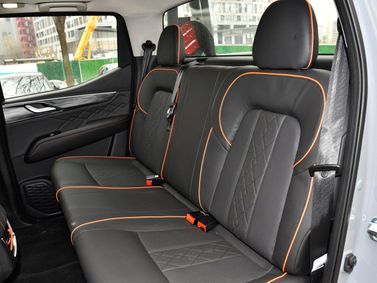 DongFeng Rich 7، بيك أب بكابينة مزدوجة Tiger Roar — المقاعد الخلفية