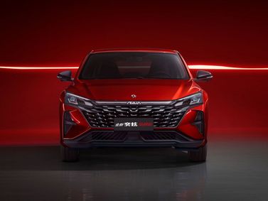 DongFeng Shine, Седан — вид спереди
