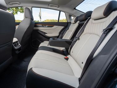 DongFeng Shine Max, Седан — задние сиденья