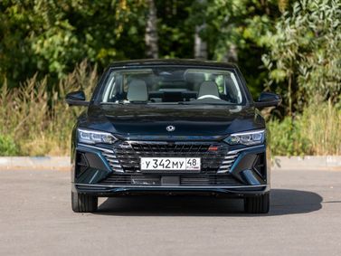 DongFeng Shine Max, Седан — вид спереди