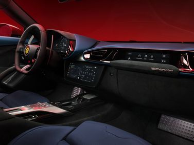 Ferrari 12Cilindri, Купе — место водителя