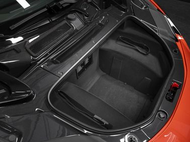Ferrari 296, Родстер Speciale A — багажное отделение
