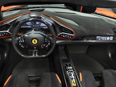 Ferrari 296, Родстер Speciale A — место водителя