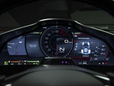 Ferrari 296, Родстер Speciale A — панель приборов