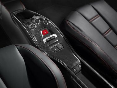 Ferrari 458, Родстер — центральная консоль