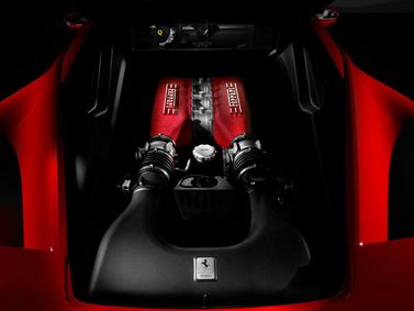 Ferrari 458, Купе — моторный отсек