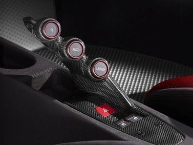 Ferrari 458, Купе Speciale — селектор коробки передач