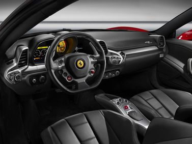 Ferrari 458, Купе — место водителя