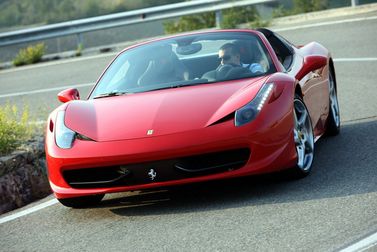 Ferrari 458, Родстер — вид спереди справа