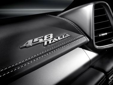 Ferrari 458, Купе — эмблема и обозначение модели