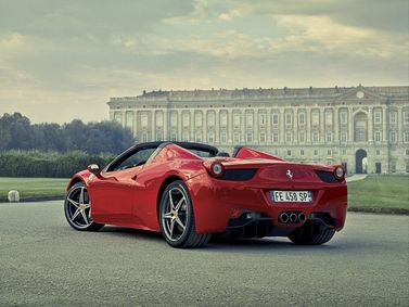 Ferrari 458, Родстер — вид сзади справа