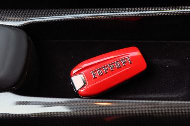 Ferrari 488, Родстер Pista Spider — деталь интерьера