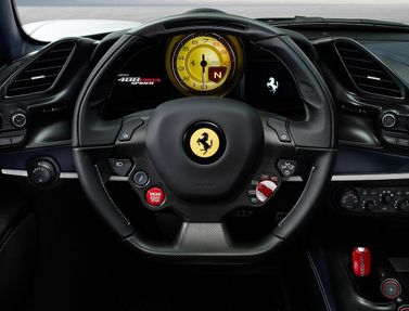 Ferrari 488, Родстер Pista Spider — рулевое колесо