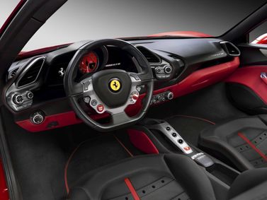 Ferrari 488, Купе GTB — место водителя