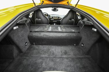 Ferrari 812, Родстер — багажное отделение