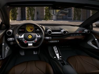 Ferrari 812, Родстер GTS — передняя панель