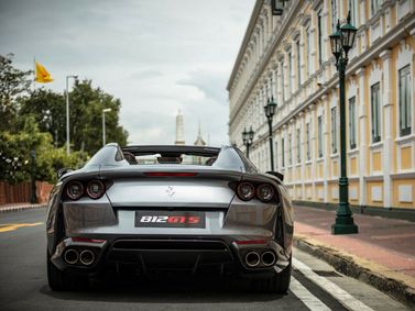 Ferrari 812, Родстер GTS — вид сзади