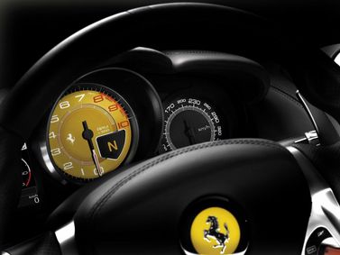 Ferrari California I, Кабриолет — панель приборов