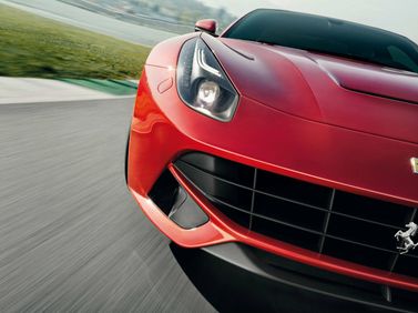 Ferrari F12, Купе Berlinetta — вид спереди слева