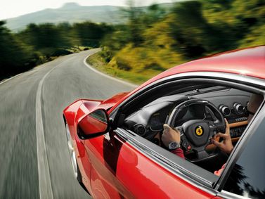 Ferrari F12, Купе Berlinetta — место водителя