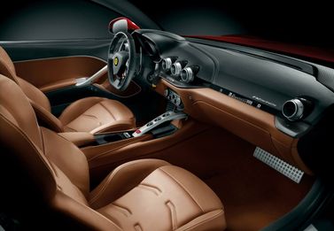 Ferrari F12, Купе Berlinetta — место водителя