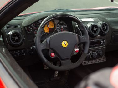 Ferrari F430, Кабриолет Scuderia Spider 16M — рулевое колесо