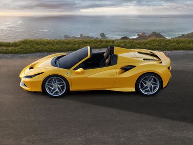 Ferrari F8, Родстер Spider — вид слева