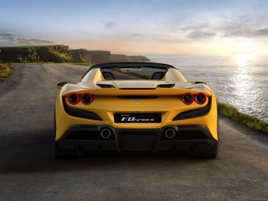 Ferrari F8, Родстер Spider — вид сзади