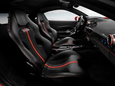 Ferrari F8, Купе Tributo — общий вид салона