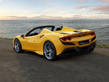 Ferrari F8, Родстер Spider — вид сзади справа
