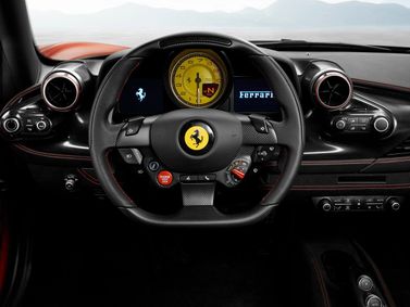 Ferrari F8, Купе Tributo — рулевое колесо