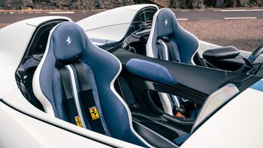 Ferrari Monza SP, Спидстер SP2 — передние сиденья